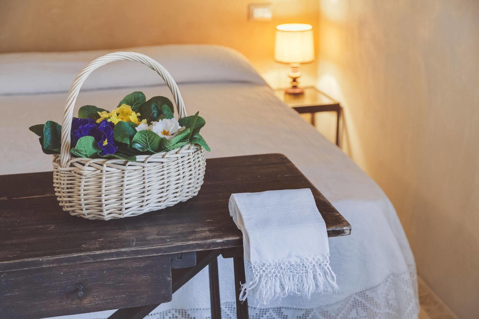 Agriturismo Le Canterie Radicondoli Bagian luar foto
