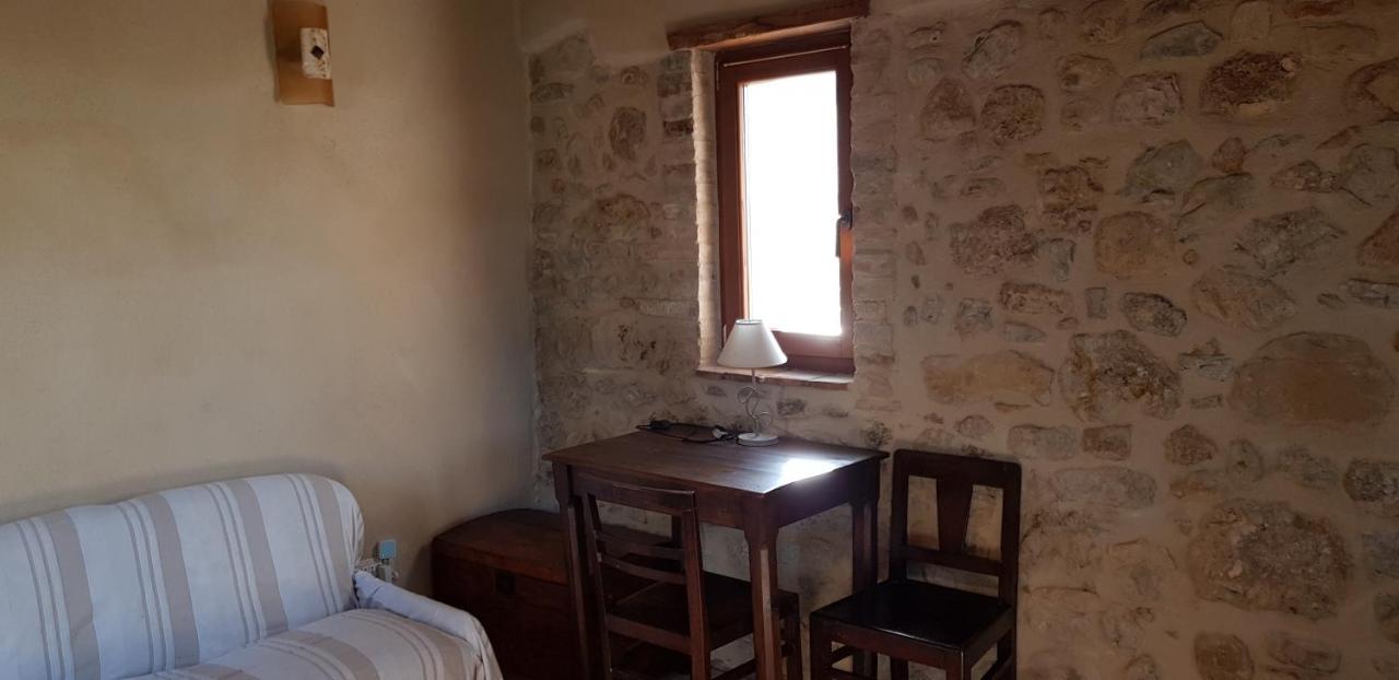 Agriturismo Le Canterie Radicondoli Bagian luar foto